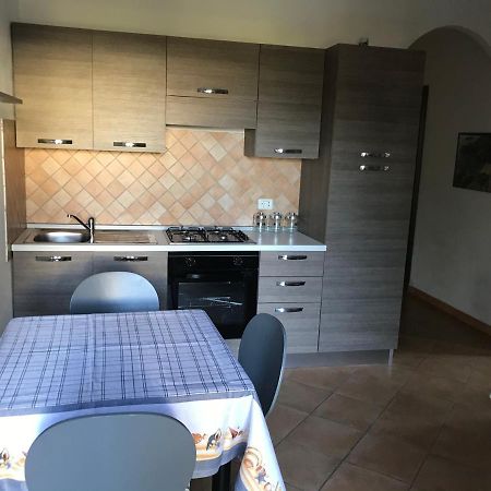 Blue House Apartment Badesi Bagian luar foto